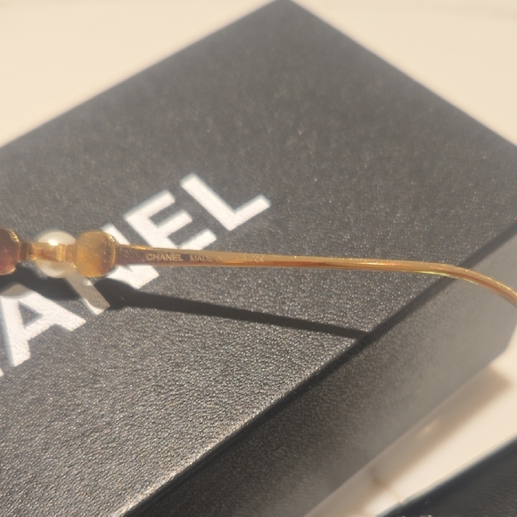 CHANEL Gold Frame Sunglasses with Purple Gradient Lenses - Picture 7 of 9